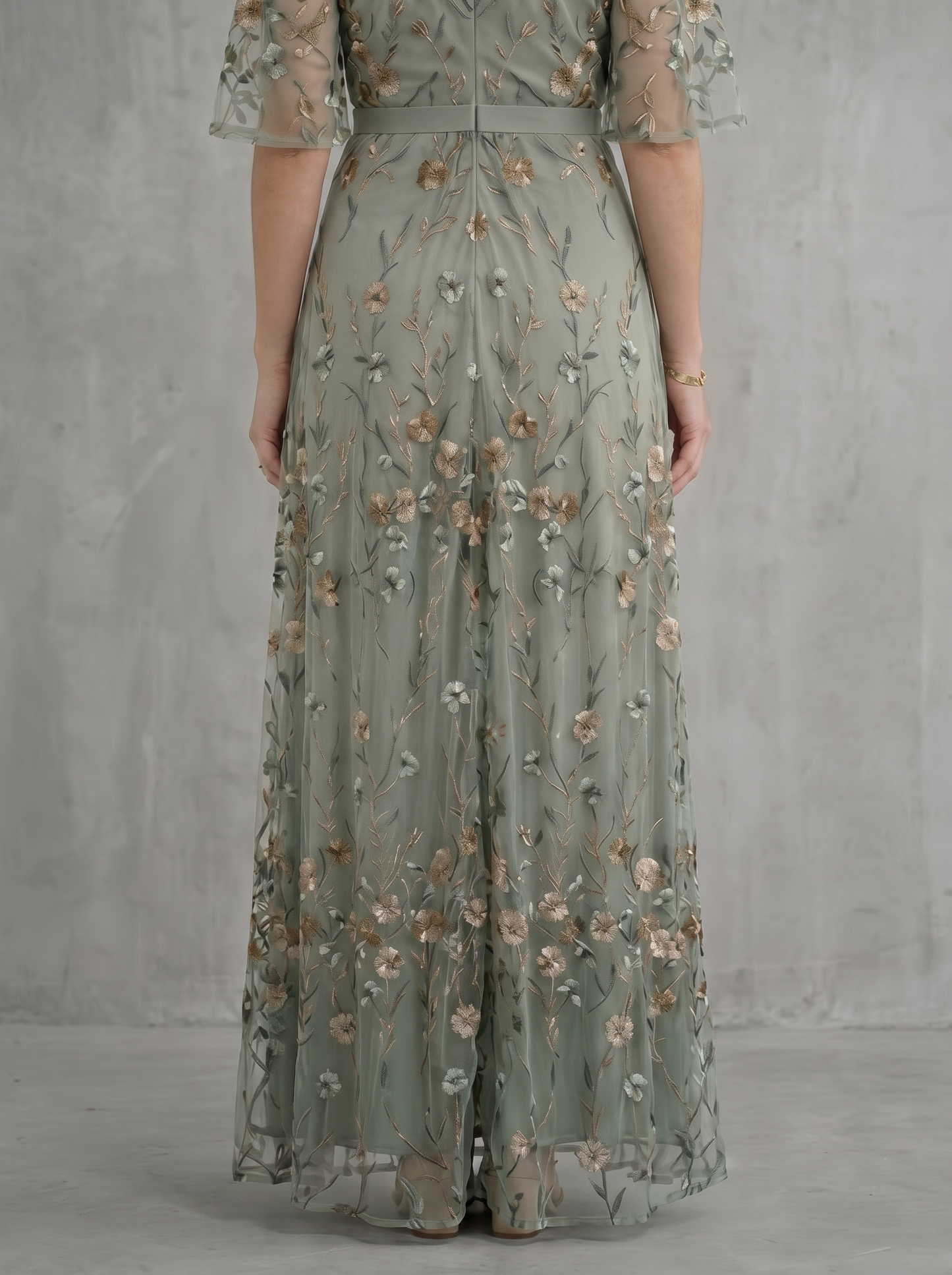 Elegant Long Women's Dress with Floral Print & Halter Neckline for Special Occasions 2