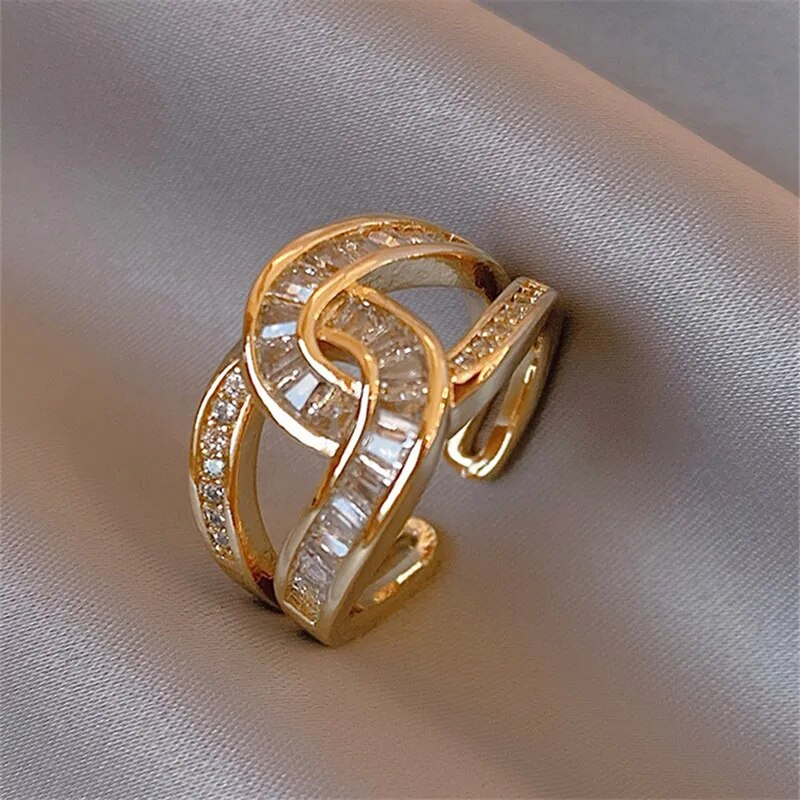 Unity - Trendy Adjustable Ring Featuring a Knot Design 0