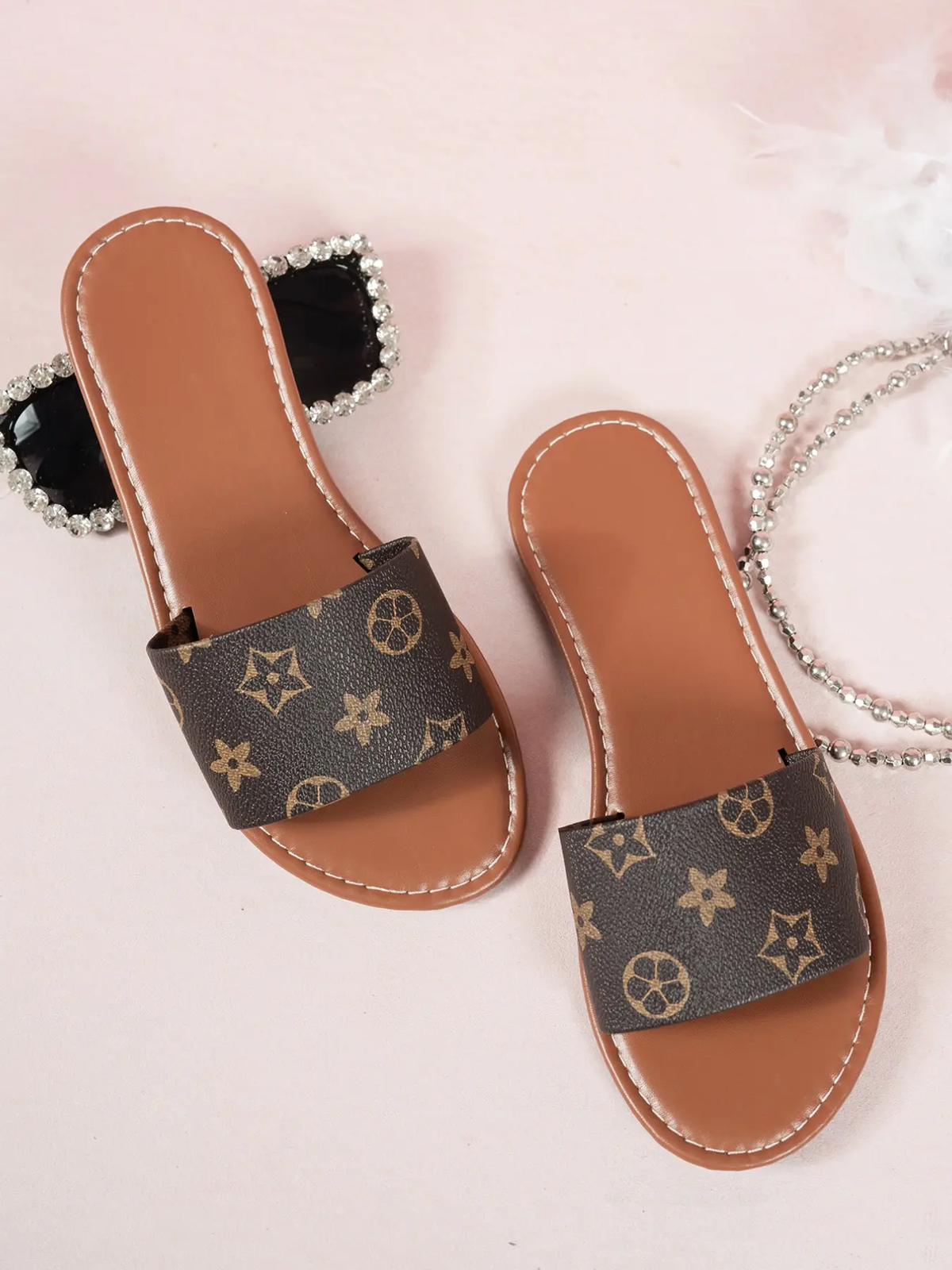 Women'S Flat Sandals Comfortable Slip-On Shoes, Casual Summer Footwear for Daily Wear, Stylish Ladies' Flats for Everyday Use, Pu Leather Slides
