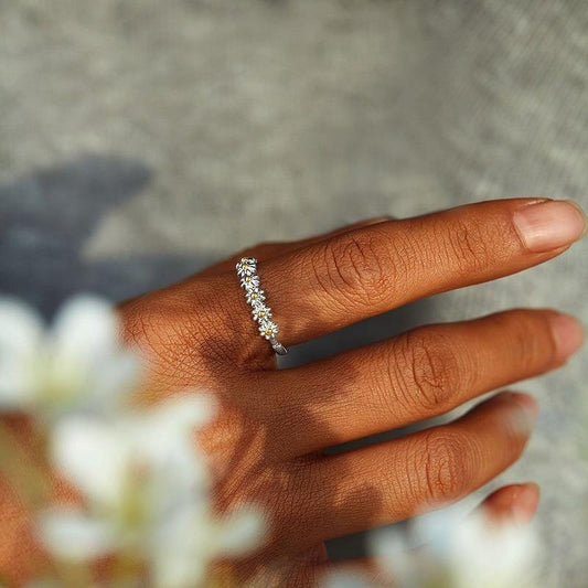 Adjustable Silver Daisy Ring 1