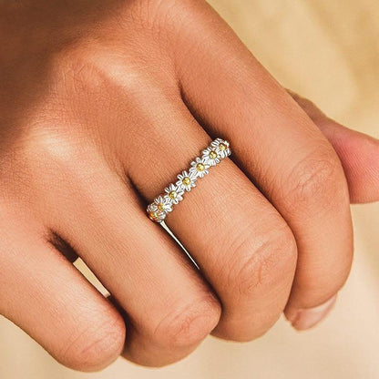 Adjustable Silver Daisy Ring 3