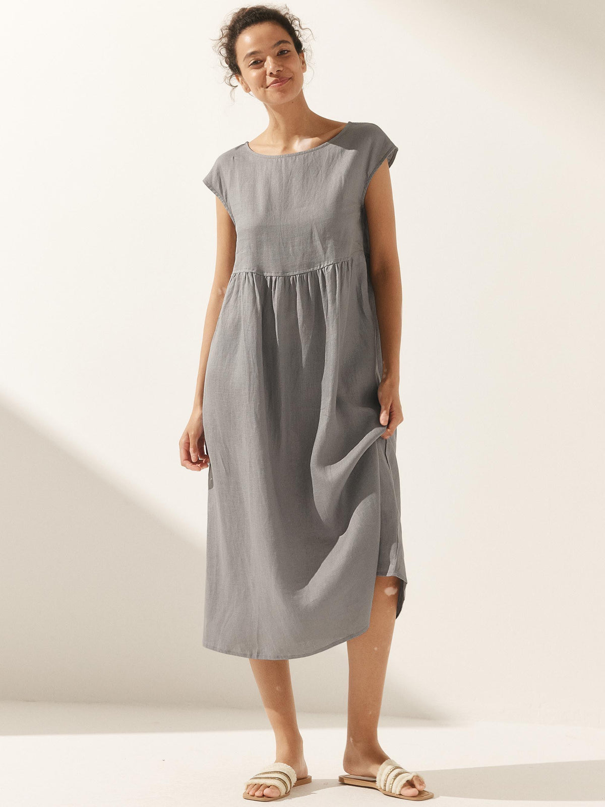 Ava | Elegant Comfortable Linen Maxi Dress With Sleeves 1