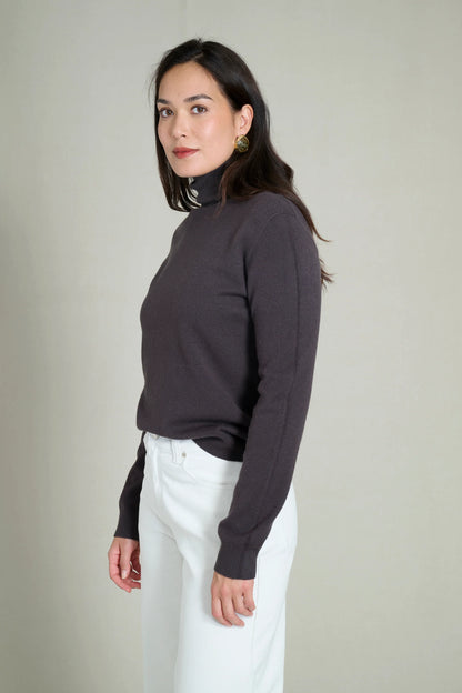 Brown fine knit seamless turtleneck sweater 2