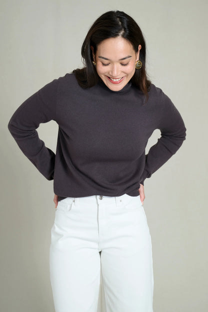 Brown fine knit seamless turtleneck sweater 3