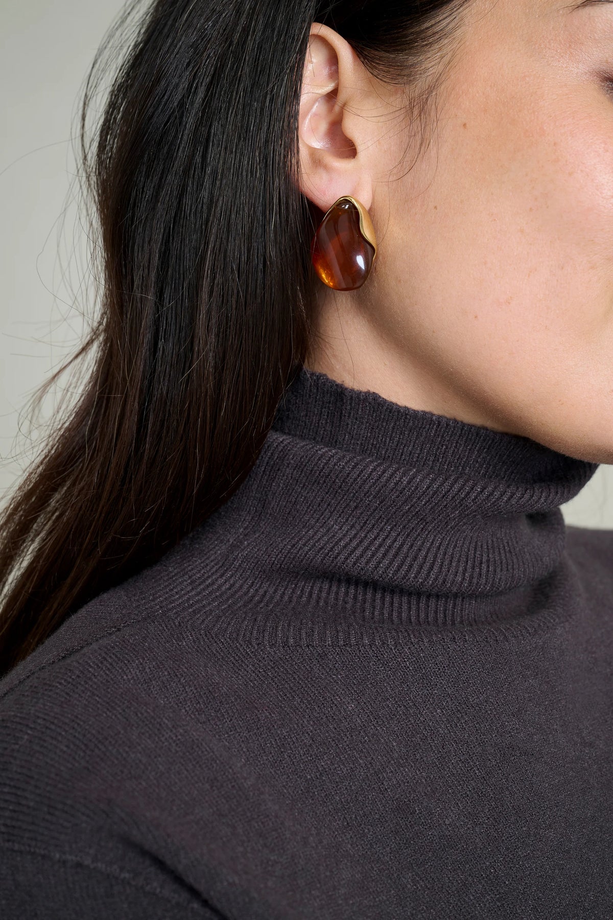 Brown fine knit seamless turtleneck sweater 5