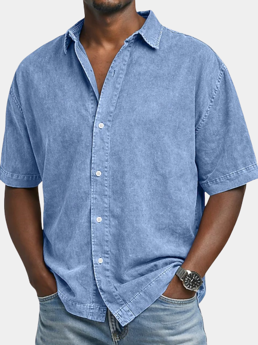 Casual woven button-front shirt with spread collar and short sleeves 1