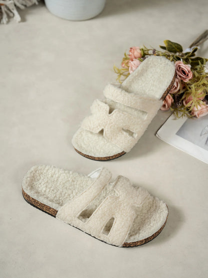 Cozy Comfort | Women's Slippers with Faux Fur & Adjustable Straps | Soft and Warm for Indoor and Outdoor Use 7
