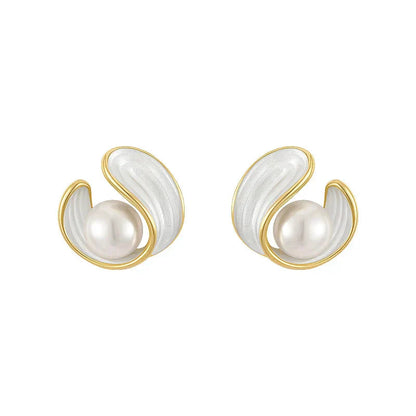 Elegant Gold Earrings Adorned with Opulent White Opals and Pearls 1