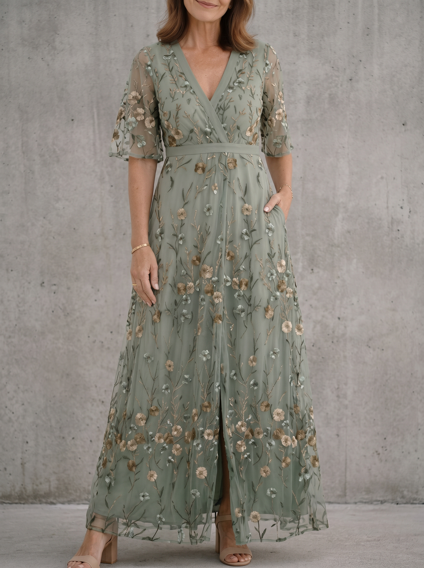 Elegant Long Women's Dress with Floral Print & Halter Neckline for Special Occasions 0