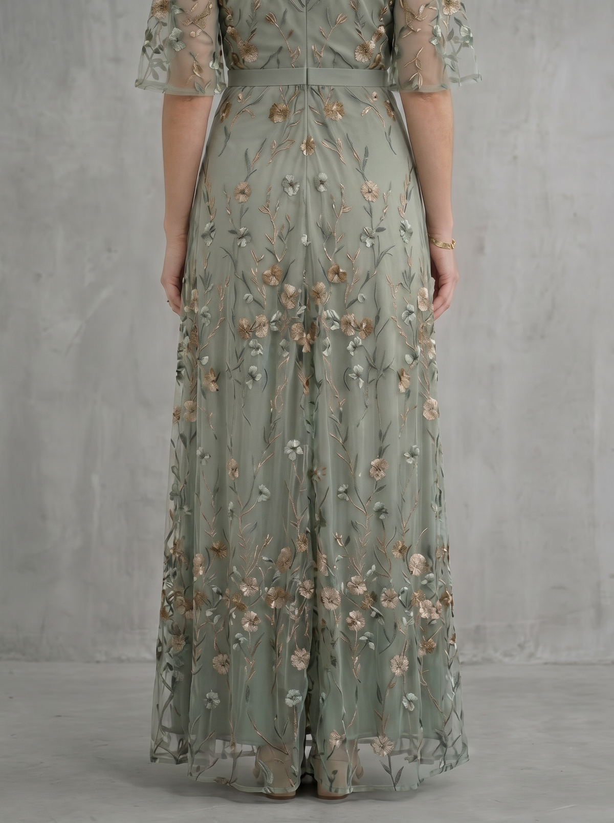 Elegant Long Women's Dress with Floral Print & Halter Neckline for Special Occasions 2