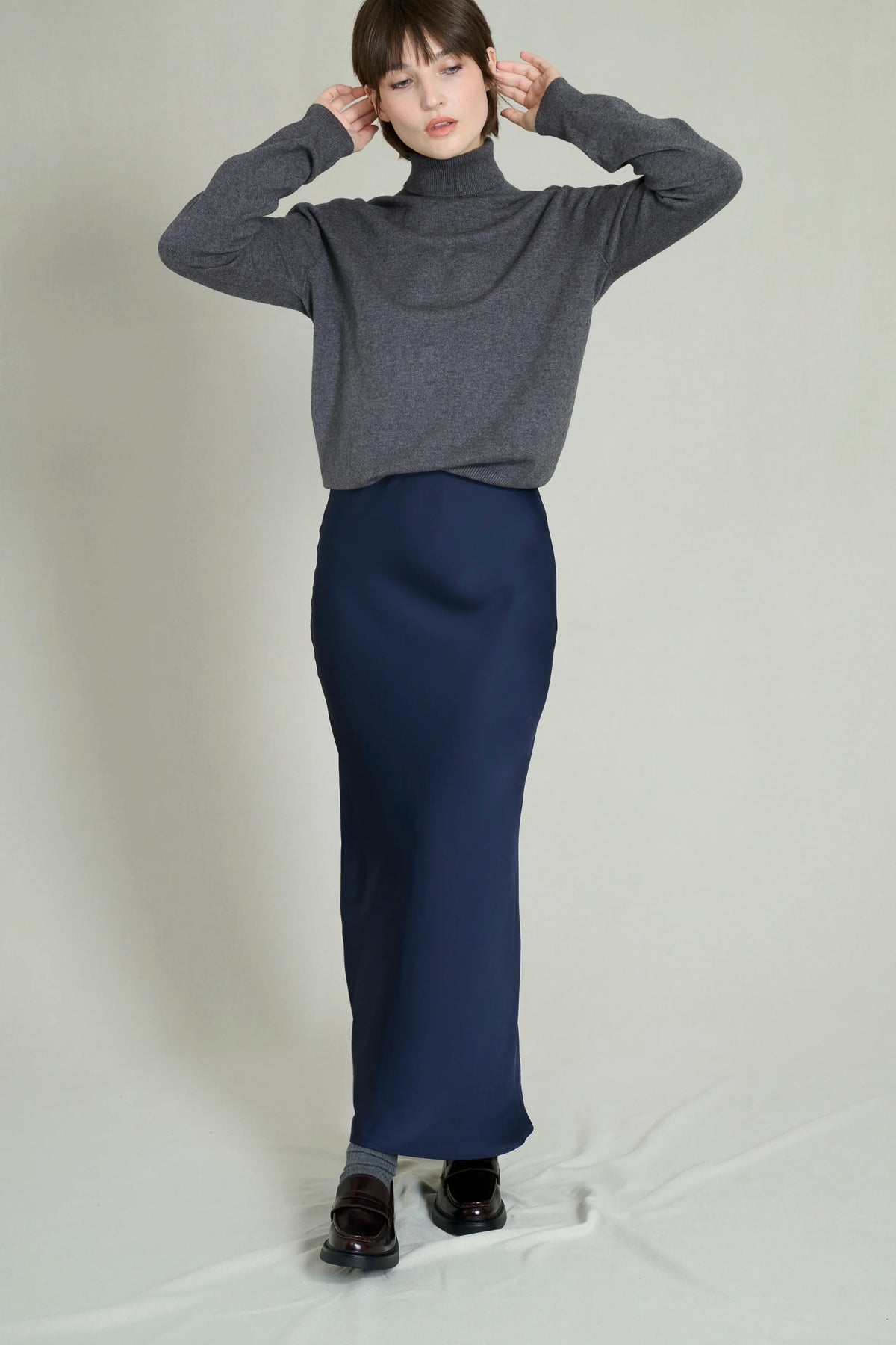 GABY NAVY LONG SKIRT 1