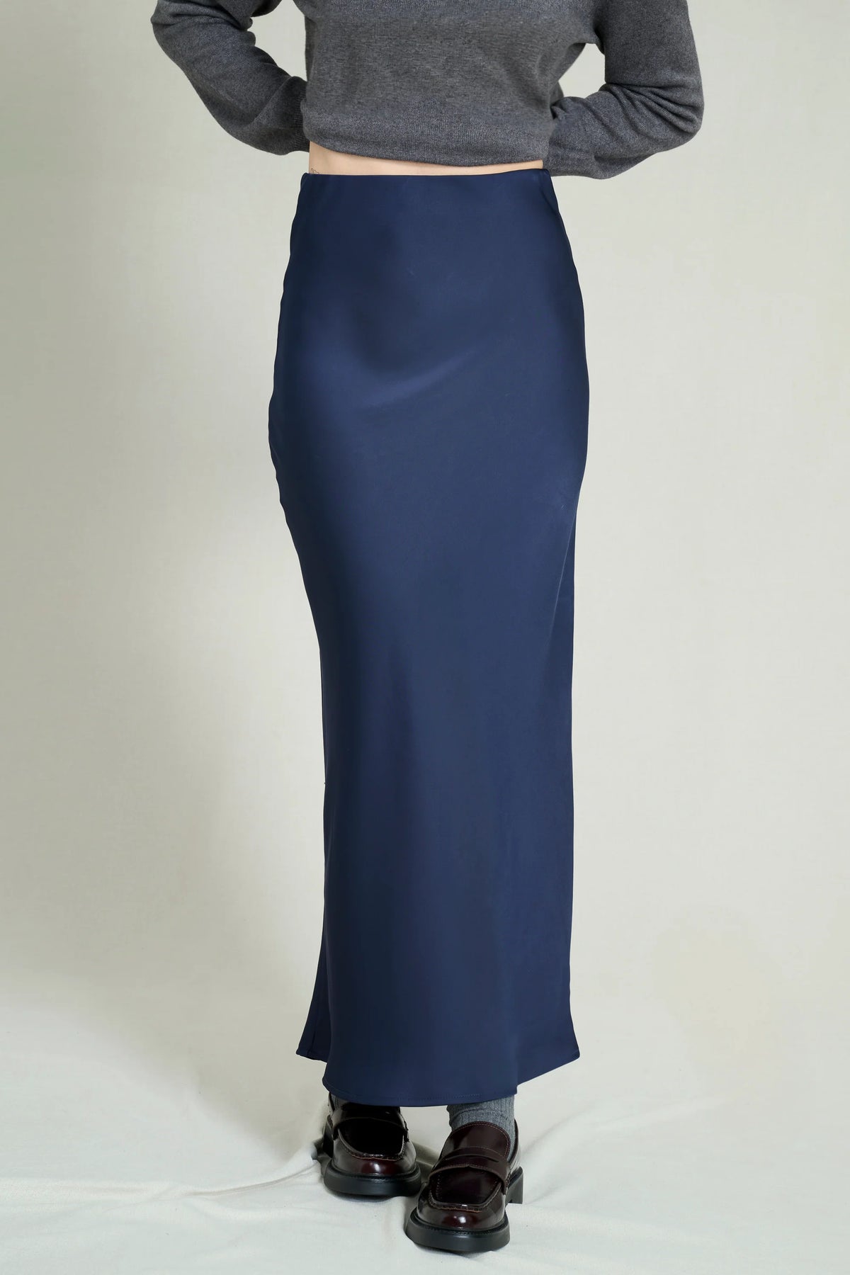 GABY NAVY LONG SKIRT 2