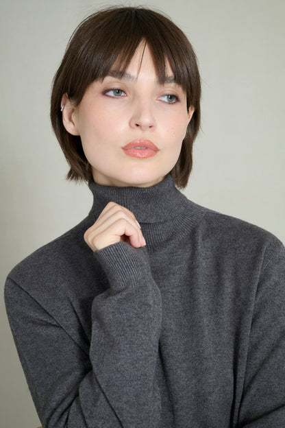 Grey fine knit seamless turtleneck sweater 1