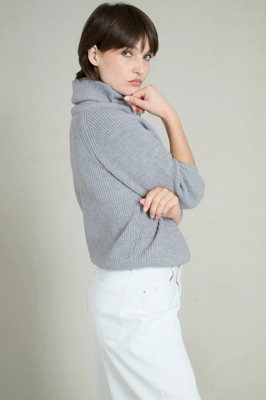 Grey high-neck zip-up sweater 3