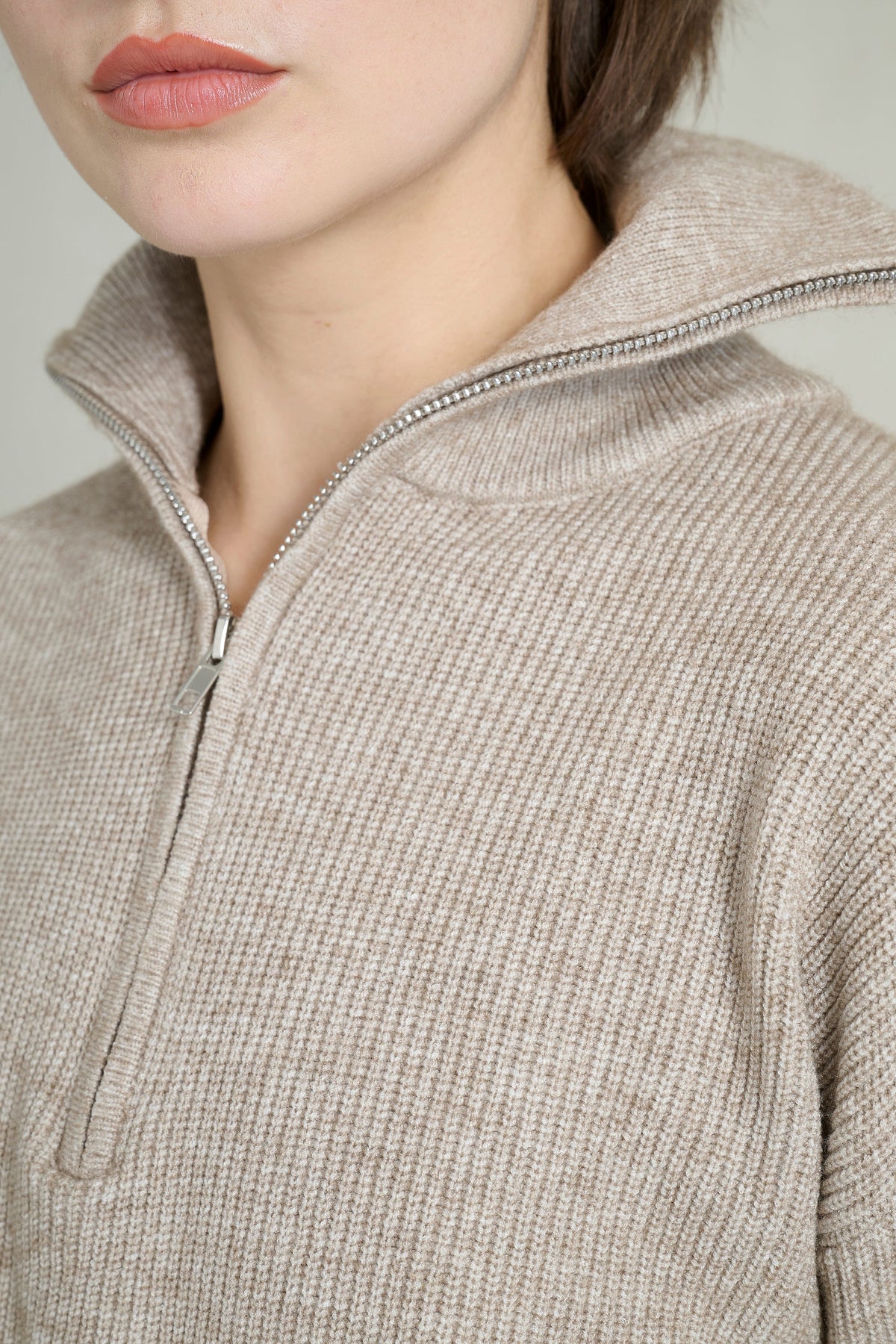 Heather beige zip-neck cropped sweater 3