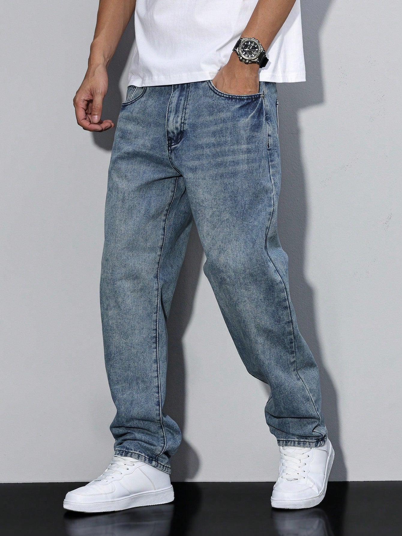 Men's Baggy Denim Jeans with Zip Fly and Five Pockets 2