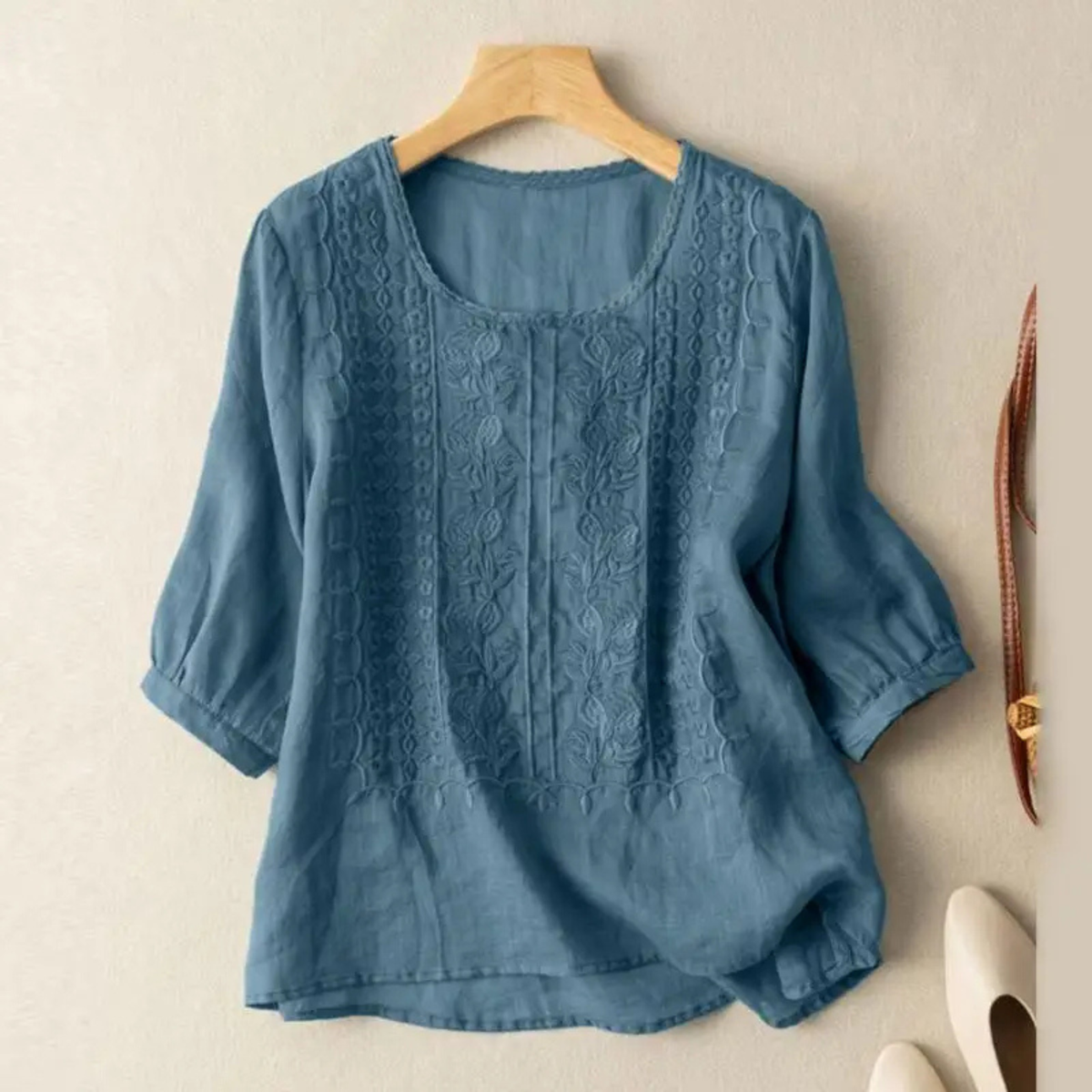 Mia | Elegant White Cotton Blouse with Three-Quarter Sleeves 2