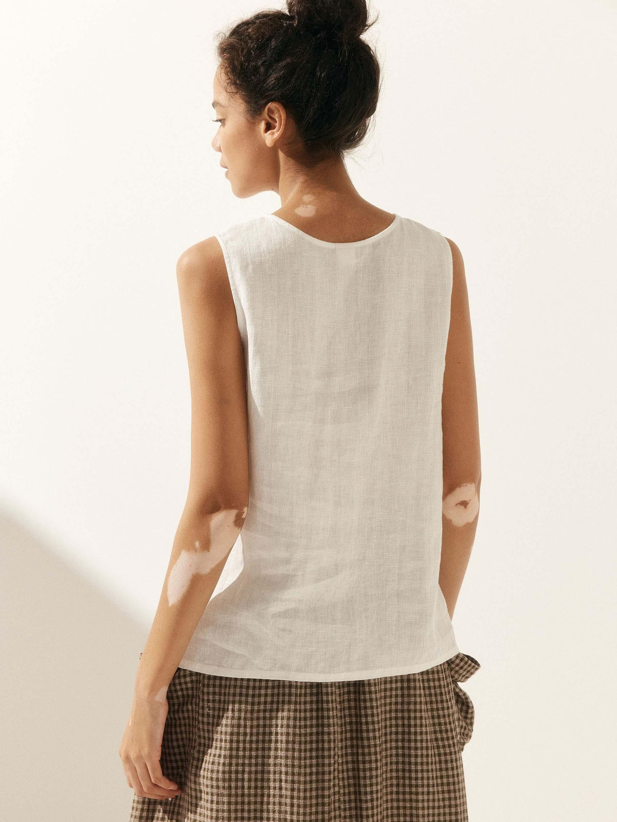 Mia | Elegant White Linen Women's Tank Top 7
