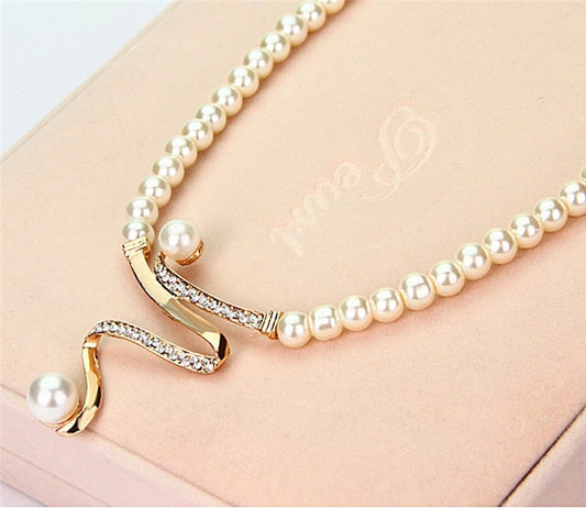 Pearl Jewelry Collection: Necklace and Earring Set 3