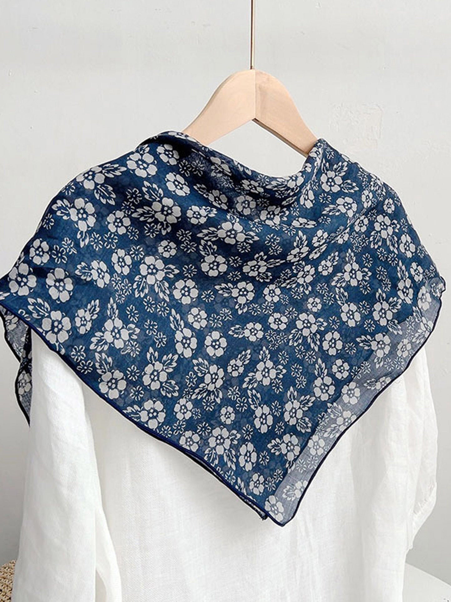 Ramie Vintage Print Handkerchief 2