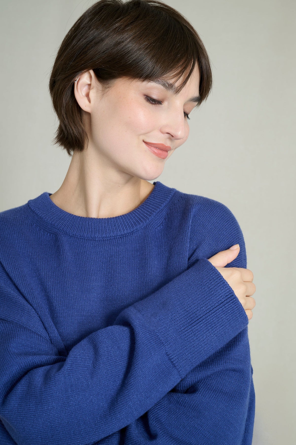 Royal blue oversized crew neck chunky knit sweater 4