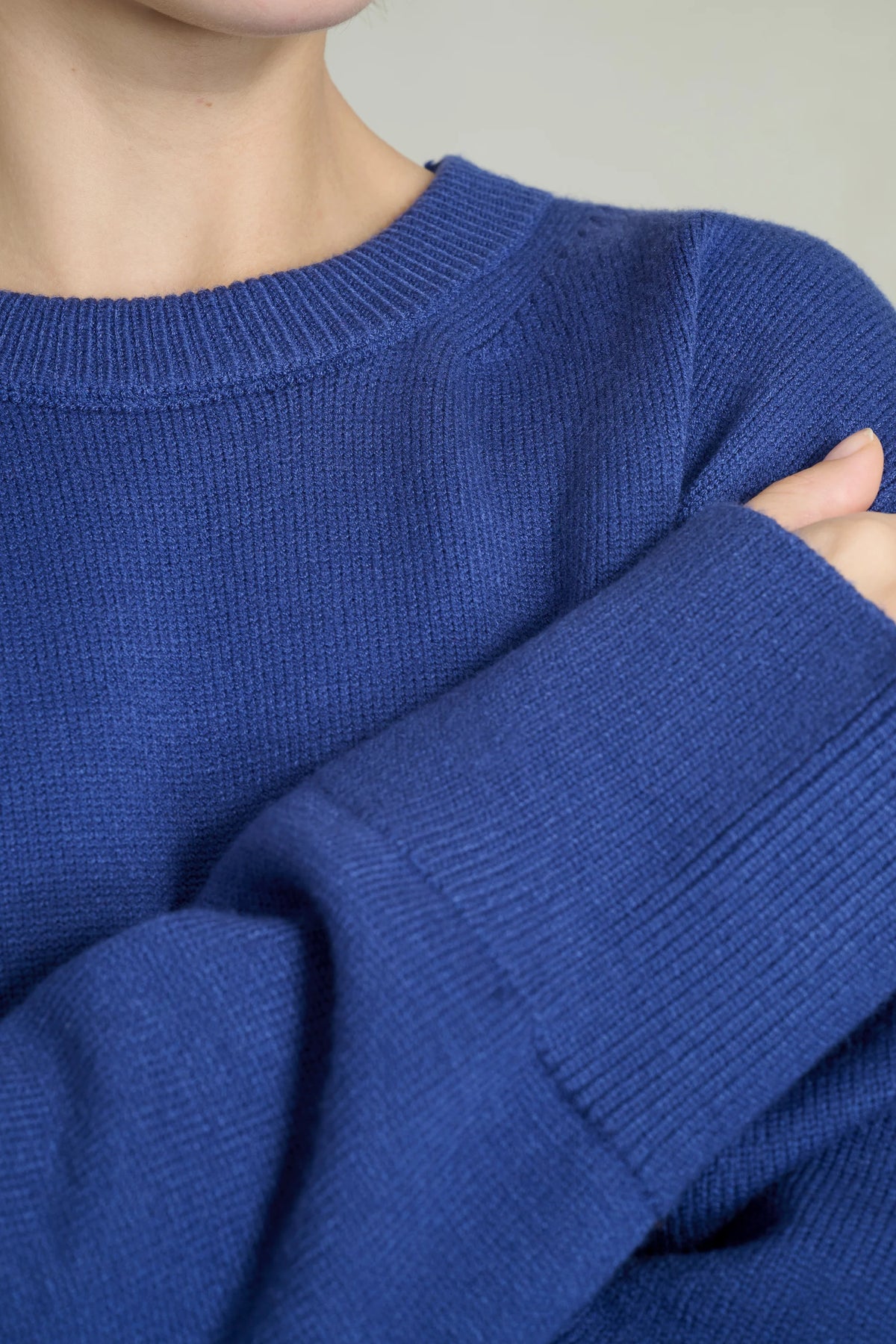 Royal blue oversized crew neck chunky knit sweater 5