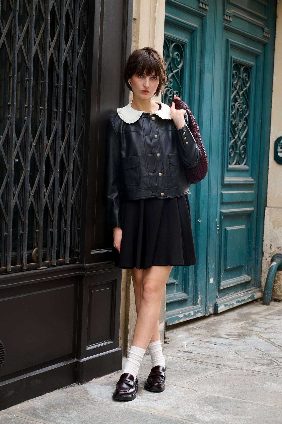 Short black jacket with removable collar 6