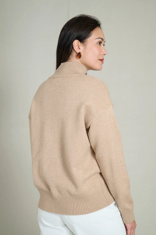 Soft and warm beige high-neck sweater 3