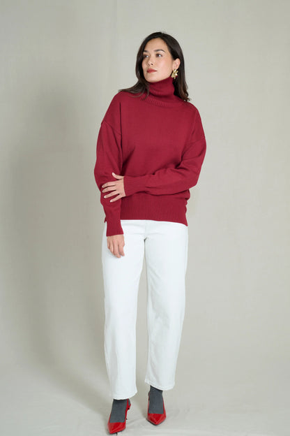 Soft and warm burgundy high-neck sweater 3