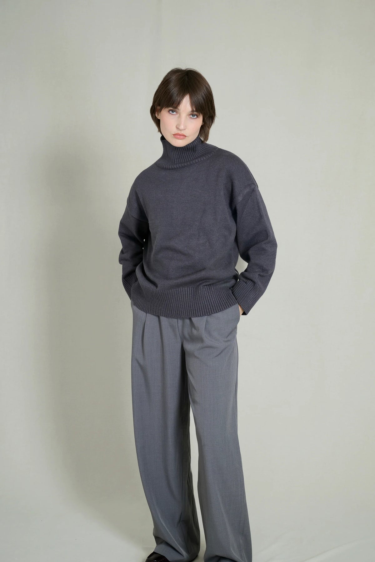 Soft and warm grey high-neck sweater 1