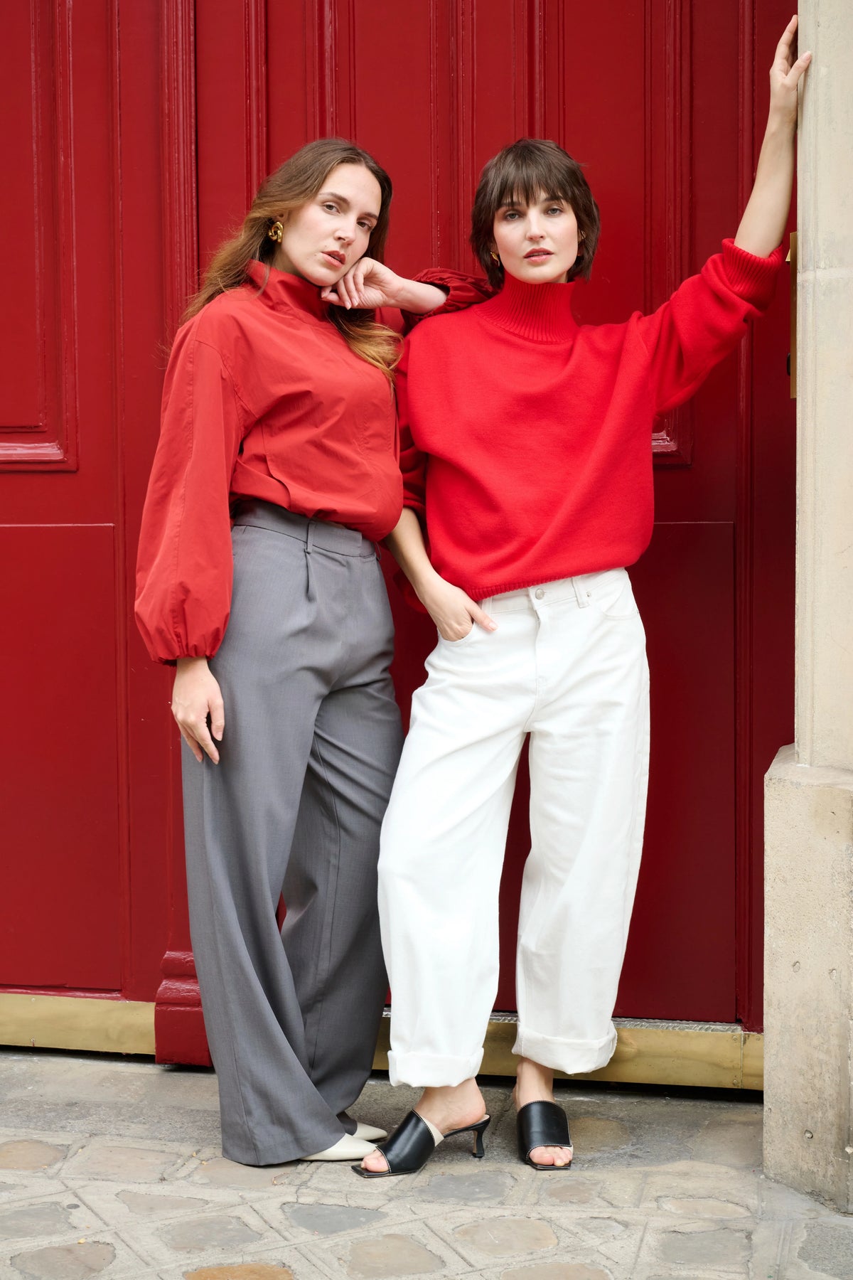 Soft and warm red high-neck sweater 1