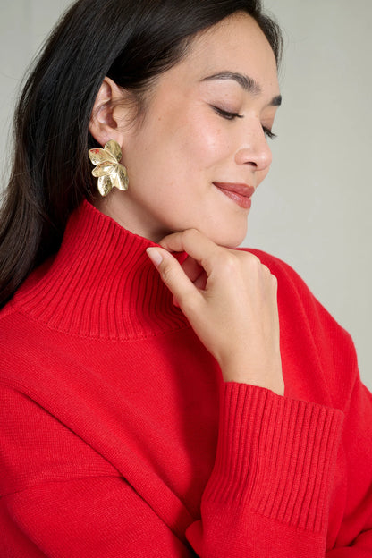 Soft and warm red high-neck sweater 4