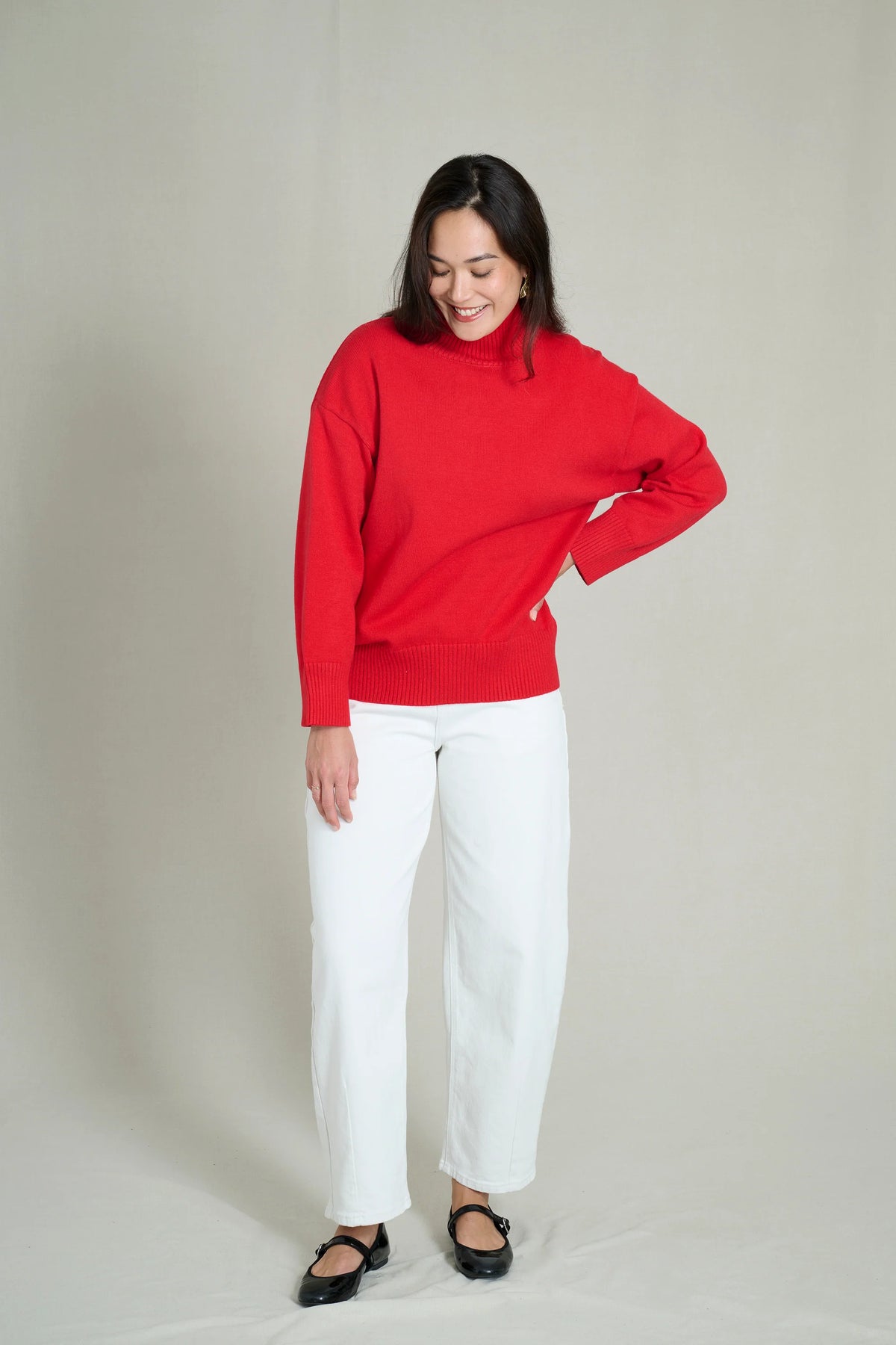 Soft and warm red high-neck sweater 5
