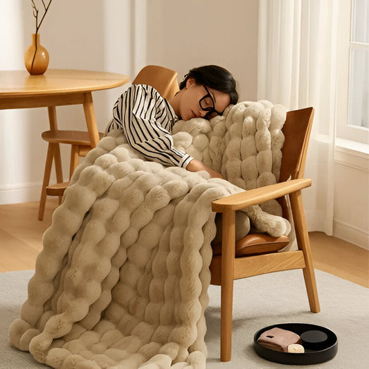 Sophia Collection | Plush All-Season Blanket with Balanced Warmth | Versatile Comfort for Year-Round Use 1