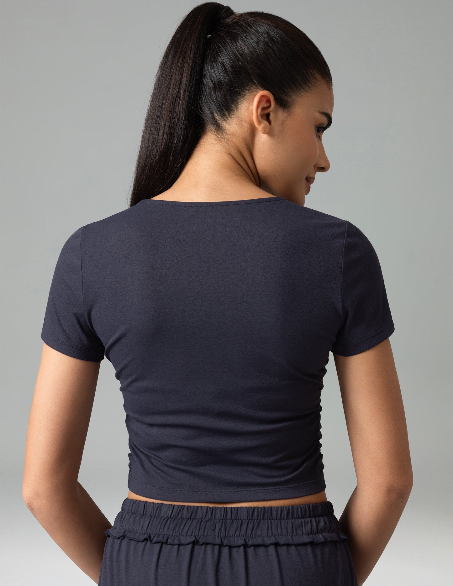 Sorona Ruched Crew Neck Cropped T-Shirt – Slim Fit 4