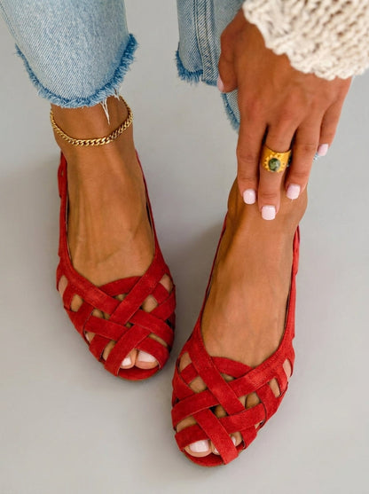 Stylish Women's Sandals | Flat Design with Criss-Cross Straps | Comfortable Footwear for Everyday Wear 8