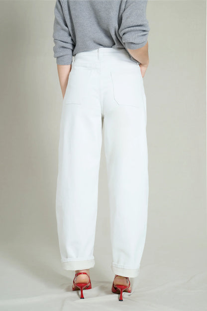 Thick white barrel jeans 1