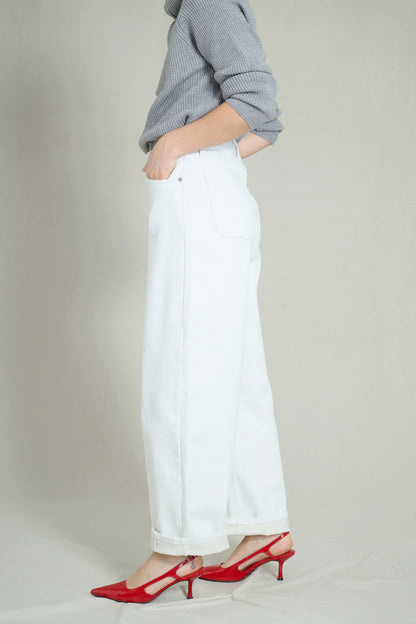 Thick white barrel jeans 3