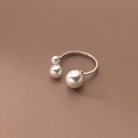 Three-Pearl Ring with Adjustable Band 0
