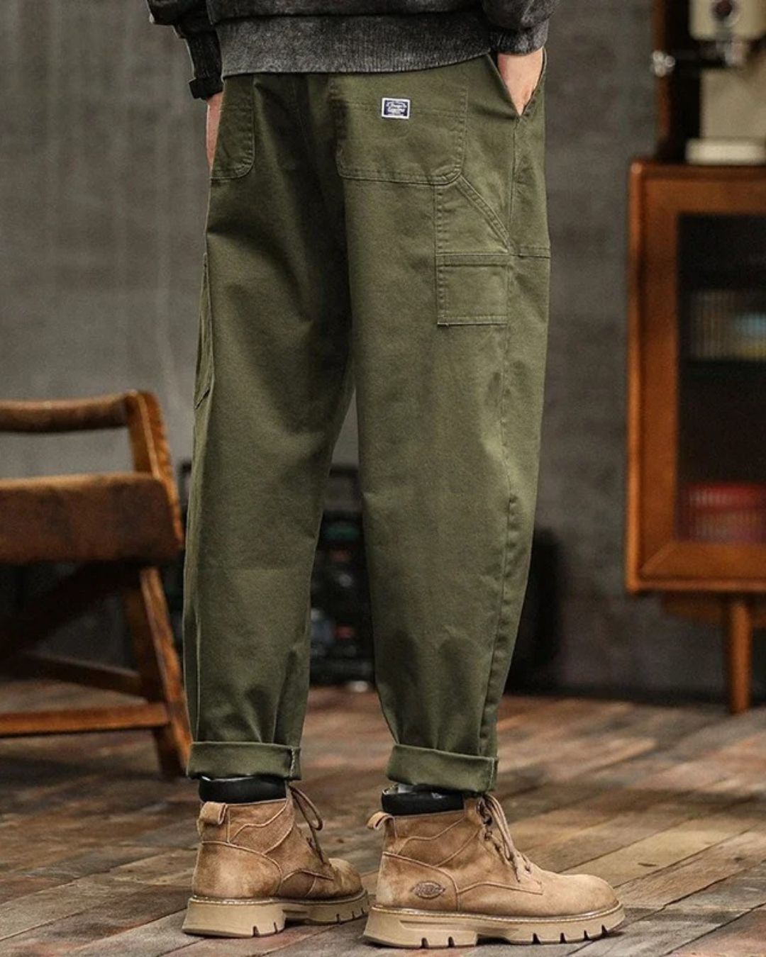 Utility woven cargo pants with flap pockets and pleated waist 2