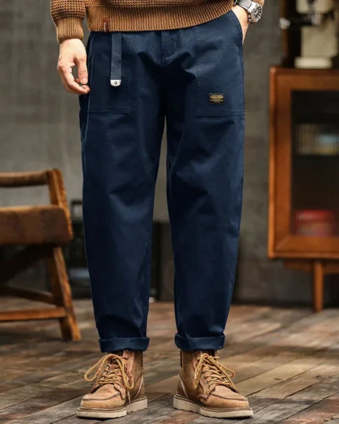 Utility woven cargo pants with flap pockets and pleated waist 7