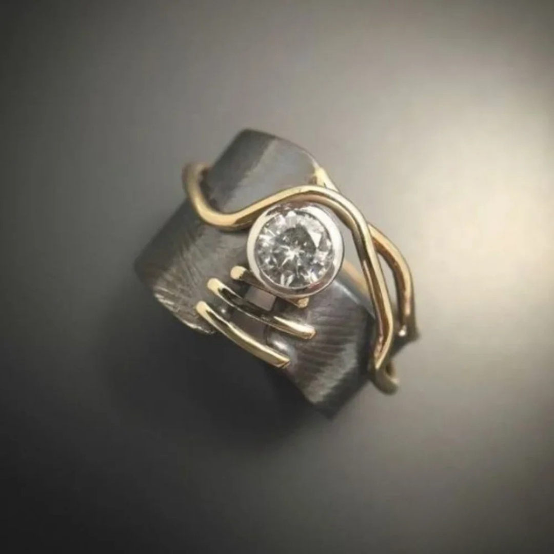 Vintage Silver Gleam Ring 0