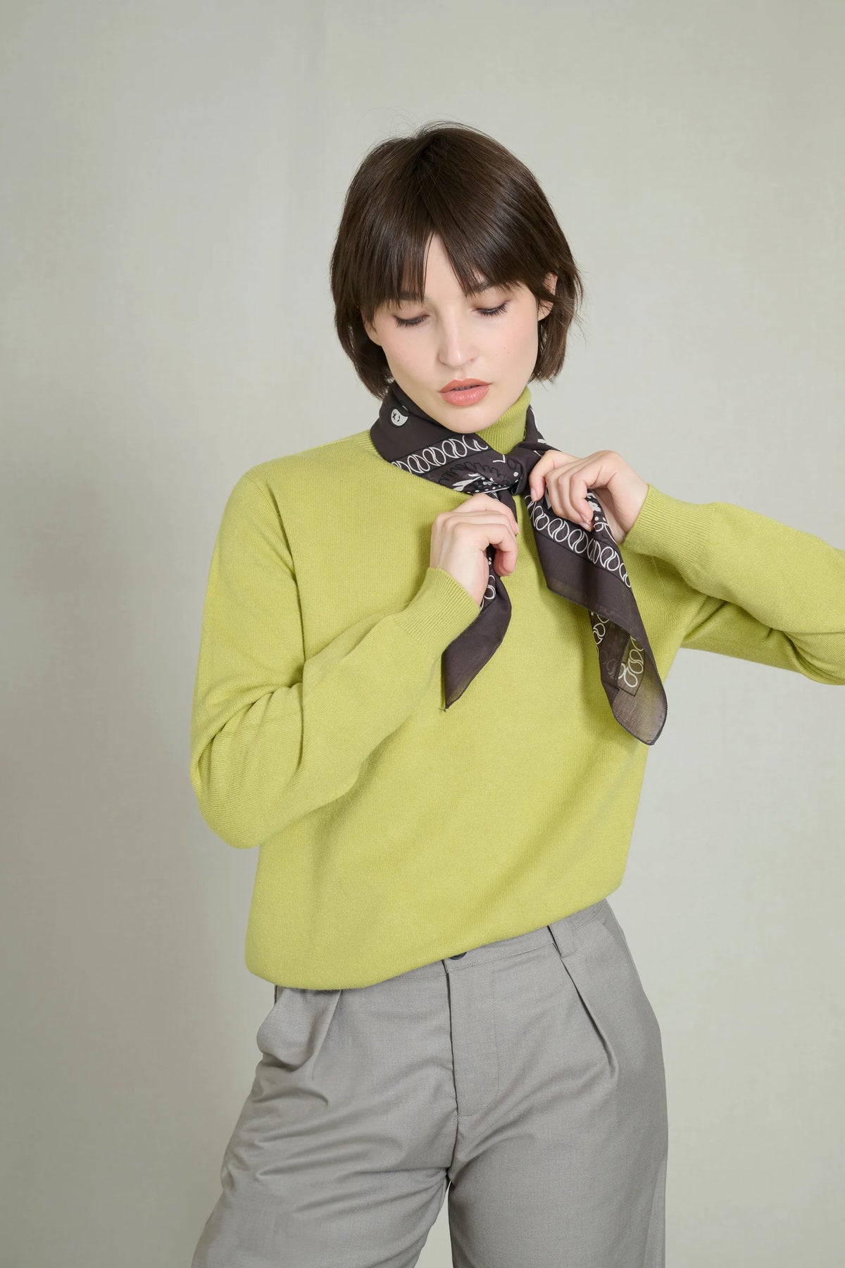 green fine knit seamless turtleneck sweater 1