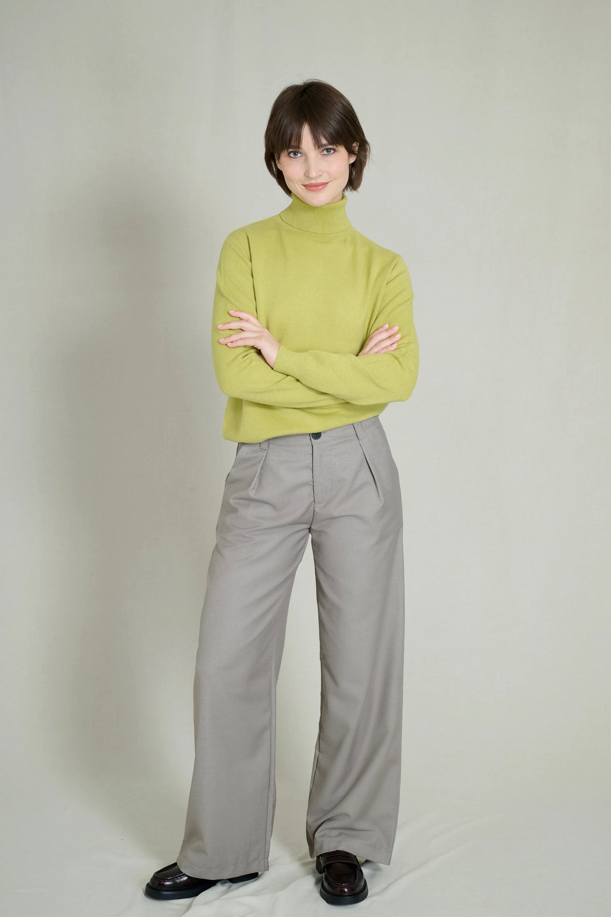 green fine knit seamless turtleneck sweater 2