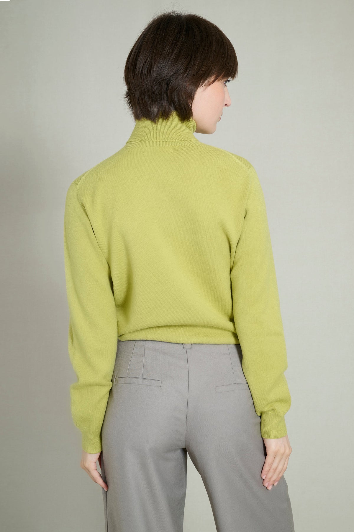 green fine knit seamless turtleneck sweater 4